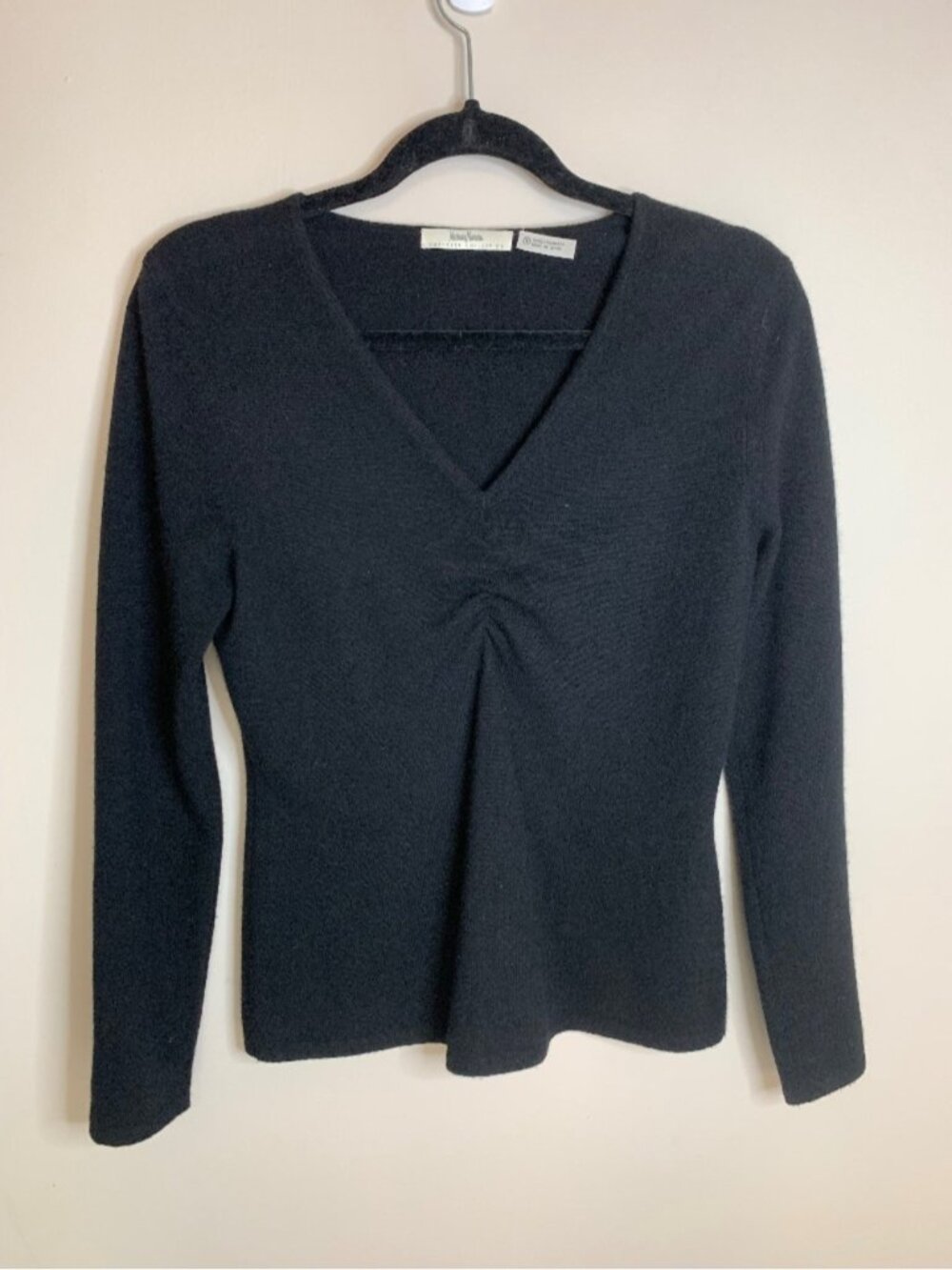 Neiman Marcus Black 100% Cashmere V-Neck Sweater M